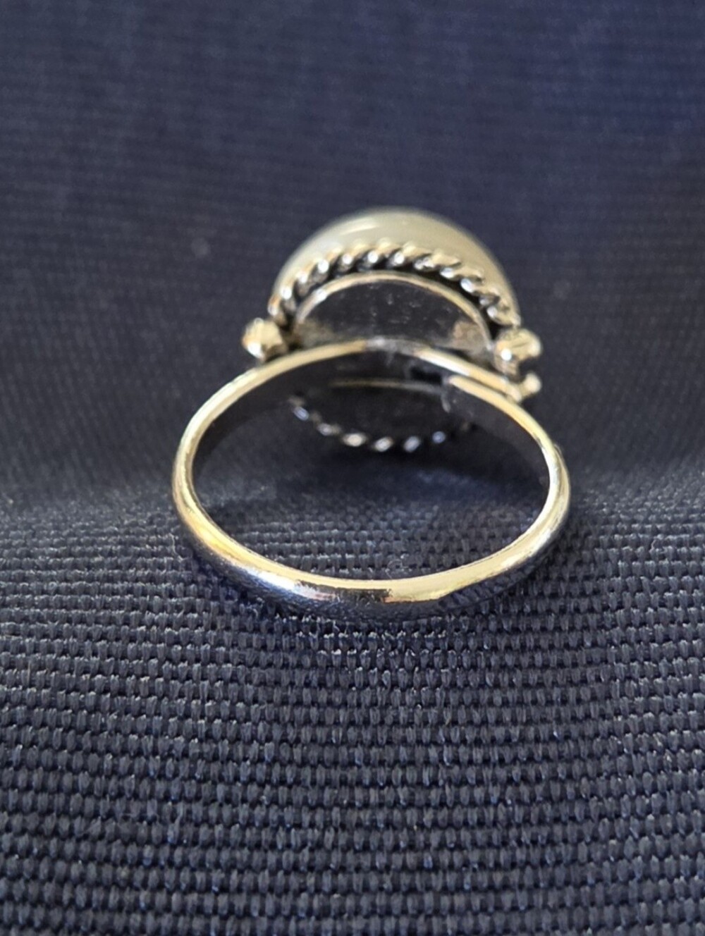 Vintage Uncas White Moonstone Cabochon Rope Border Adjustable Ring - Picture 3 of 3